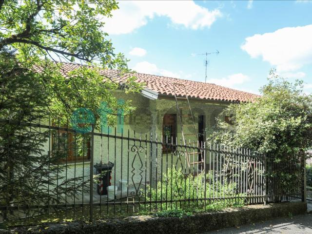 Case e ville in vendita di 179 m² in Via Tacella