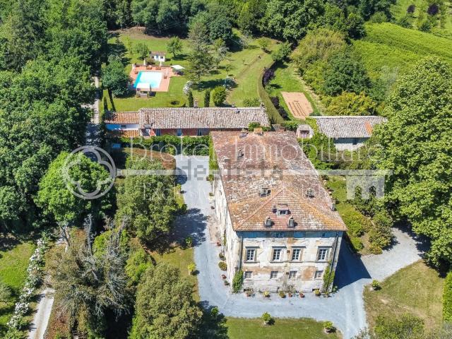 Case e ville in vendita di 1800 m² in Via di Campo Lungo, 16
