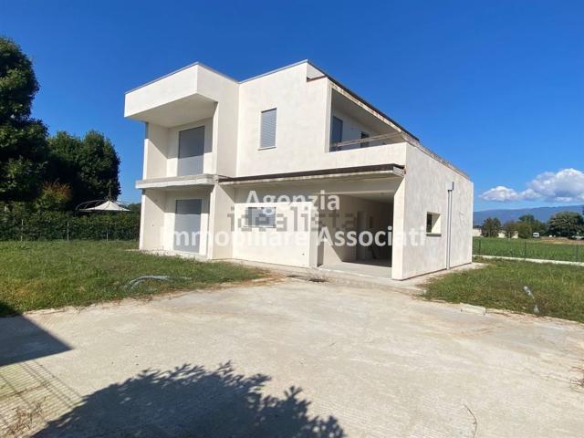 Case e ville in vendita di 180 m²