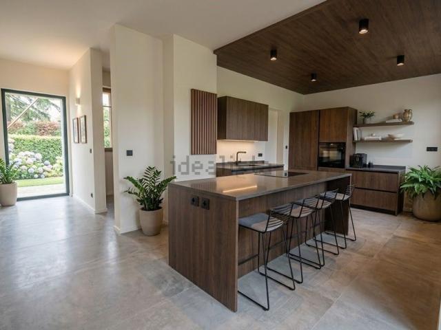 Case e ville in vendita di 180 m²