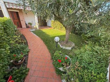 Case e ville in vendita di 180 m²