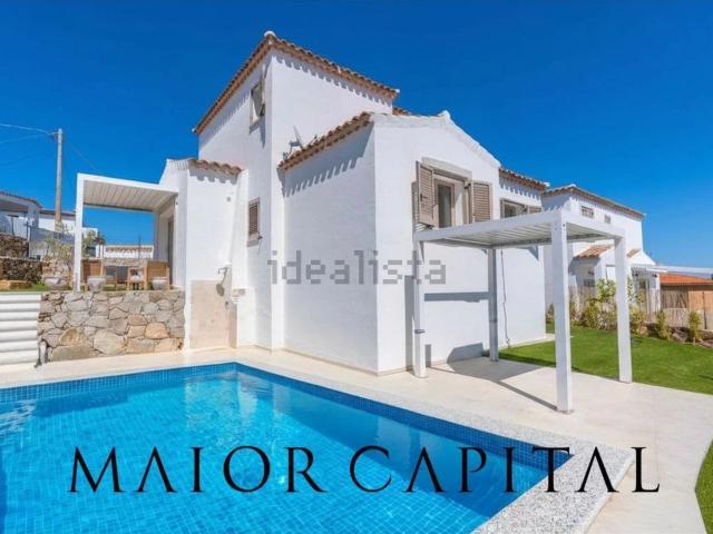 Case e ville in vendita di 180 m² in Via Arzachena