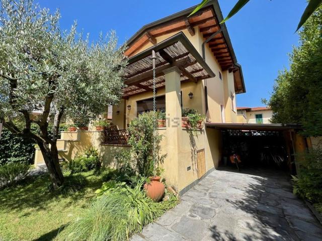 Case e ville in vendita di 180 m²
