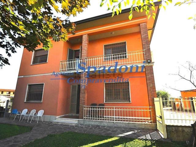 Case e ville in vendita di 180 m²