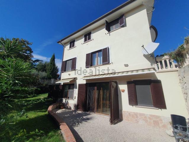 Case e ville in vendita di 180 m²