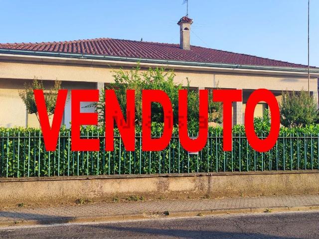 Case e ville in vendita di 180 m² in Via Cagnola, 25