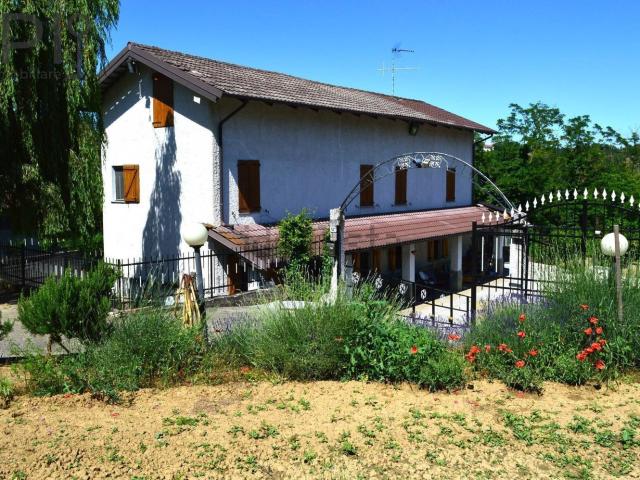 Case e ville in vendita di 180 m² in Via Calzapello