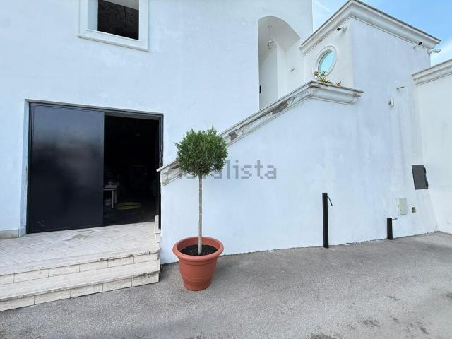 Case e ville in vendita di 180 m² in Via Caranfe