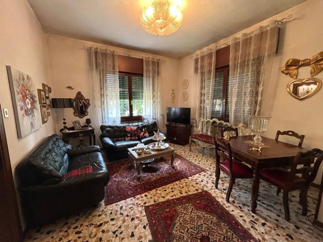 Case e ville in vendita di 180 m² in Via Chieppara