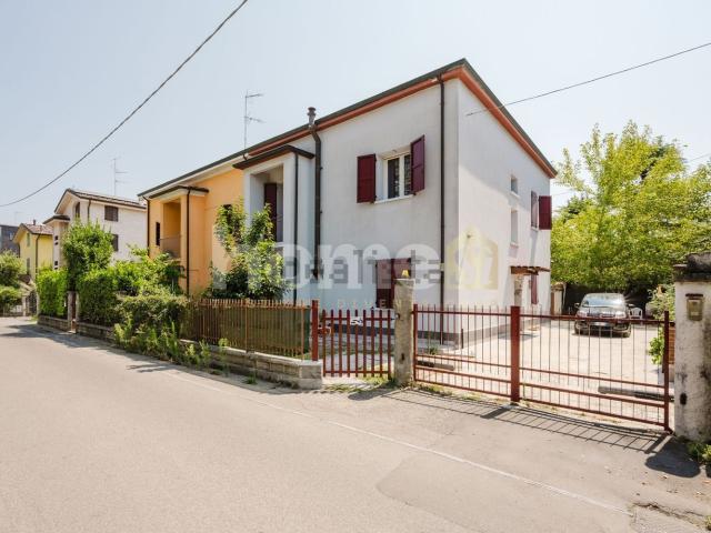 Case e ville in vendita di 180 m² in Via A. Fogazzaro, 20