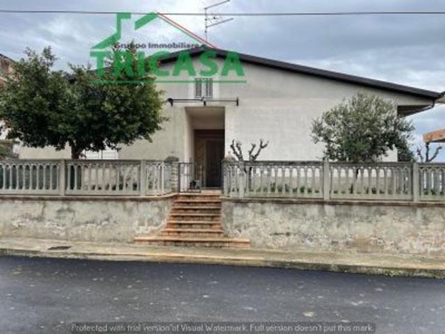 Case e ville in vendita di 180 m² in Via Baldanza