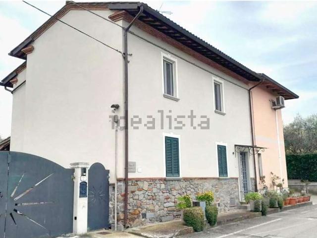 Case e ville in vendita di 180 m² in Via Bartolini