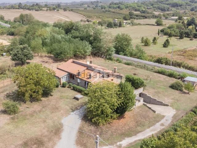 Case e ville in vendita di 180 m² in Via Braccianese Claudia