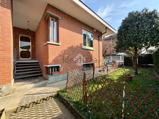 Case e ville in vendita di 180 m² in Via Giolitti, 25