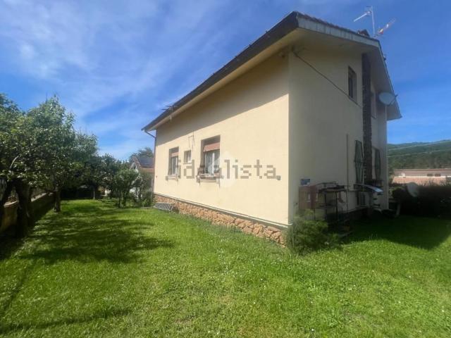 Case e ville in vendita di 180 m² in Via Don Spertino, 6