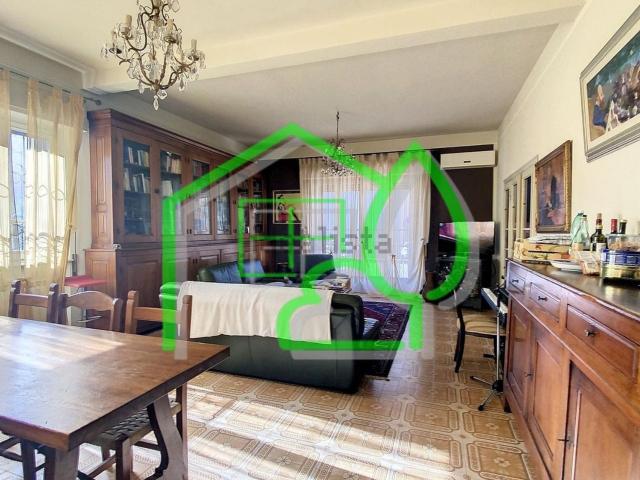 Case e ville in vendita di 180 m² in Via dei Lecci