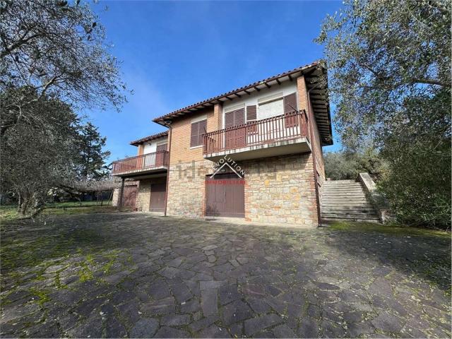 Case e ville in vendita di 180 m² in Via del Bando, 23