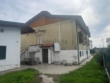 Case e ville in vendita di 180 m² in Via del Casone