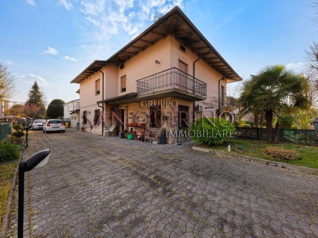 Case e ville in vendita di 180 m²