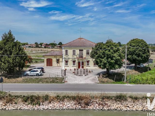 Case e ville in vendita di 180 m² in Via dell&apos Unione, 290
