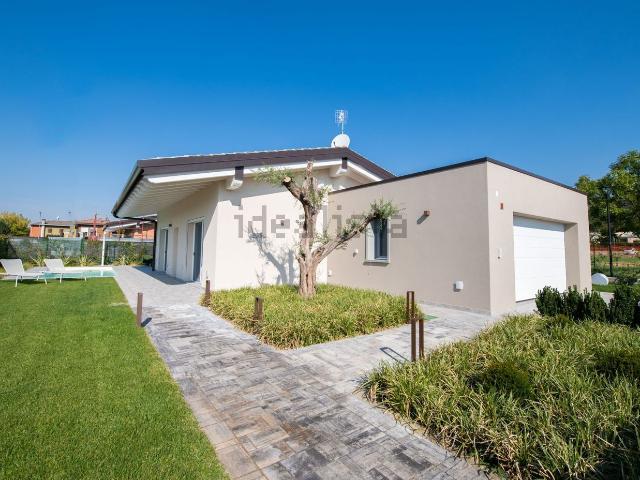 Case e ville in vendita di 180 m² in Via delle Viti