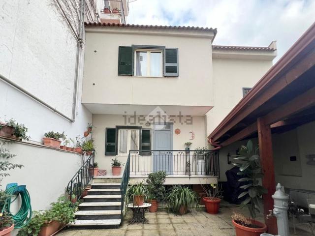 Case e ville in vendita di 180 m² in Via Edificio Scolastico, 20