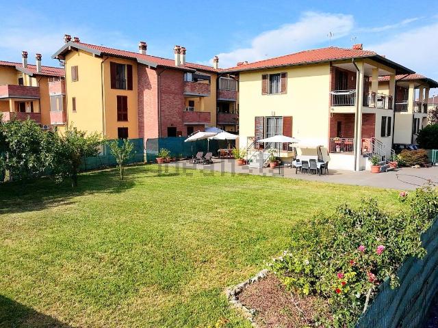 Case e ville in vendita di 180 m² in Via Eugenio Montale, 11