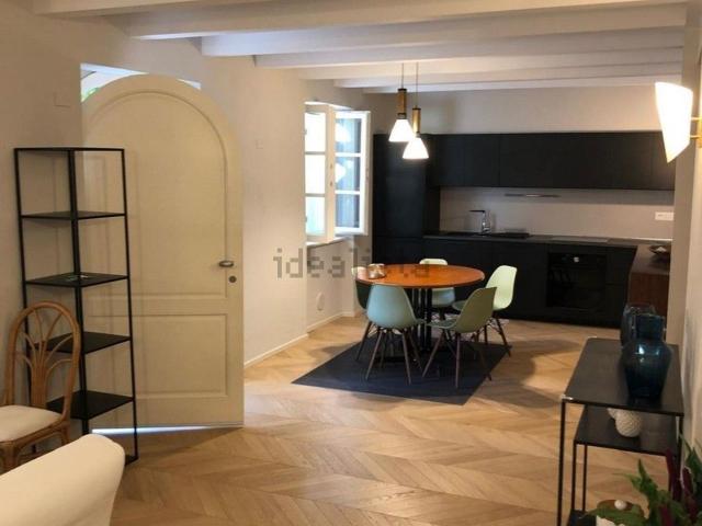 Case e ville in vendita di 180 m² in Via Italia