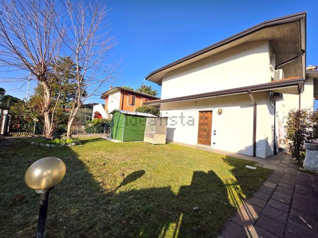 Case e ville in vendita di 180 m² in Via Lamarmora