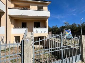 Case e ville in vendita di 180 m² in Via Lungomare