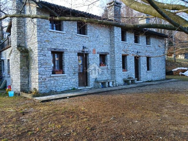 Case e ville in vendita di 180 m² in Via Monfenera