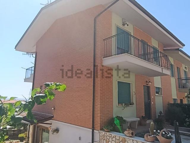 Case e ville in vendita di 180 m² in Via Monte San Luca, 45