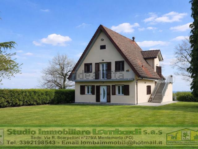 Case e ville in vendita di 180 m² in Via Mammianese