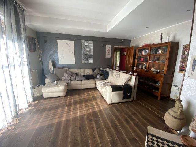 Case e ville in vendita di 180 m² in Via Marici