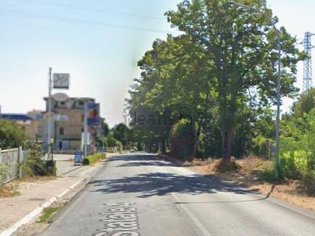 Case e ville in vendita di 180 m² in Via Salaria