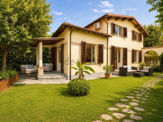 Case e ville in vendita di 180 m² in Via San Giovanni Bosco