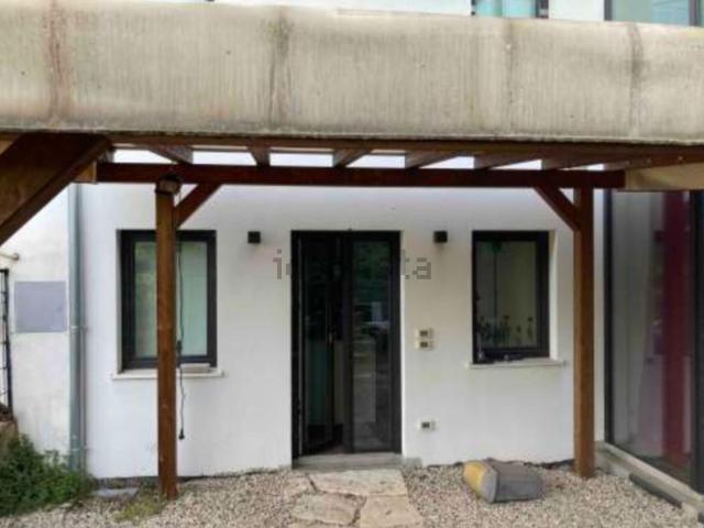 Case e ville in vendita di 180 m² in Via San Giustina