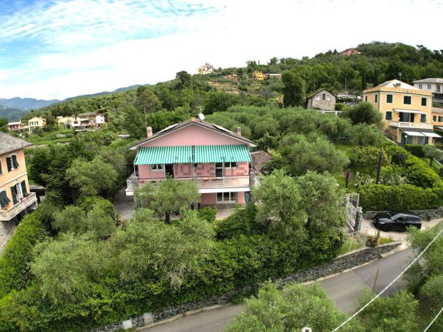 Case e ville in vendita di 180 m² in Via Suea