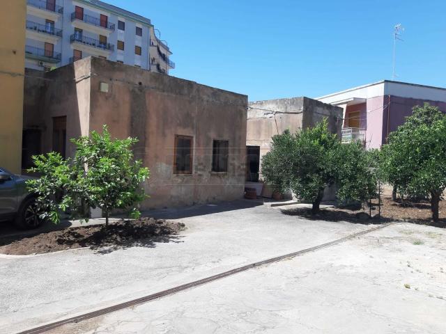 Case e ville in vendita di 180 m² in Via Pachino