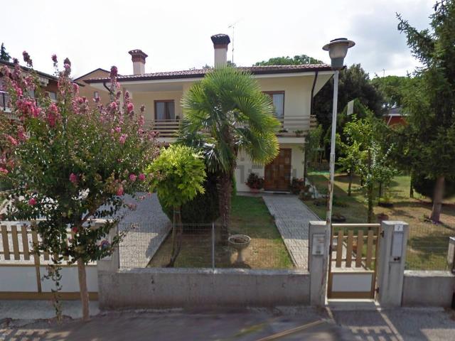 Case e ville in vendita di 180 m² in Via Papa Giovanni XXIII, 2