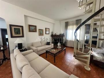 Case e ville in vendita di 180 m² in Via Peschiera