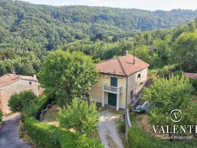 Case e ville in vendita di 180 m² in Via Piastre E Prunetta, 81