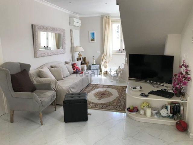 Case e ville in vendita di 180 m² in Via Piave