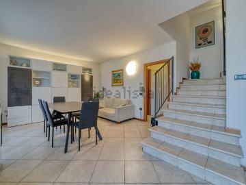 Case e ville in vendita di 180 m² in Via Pierobon