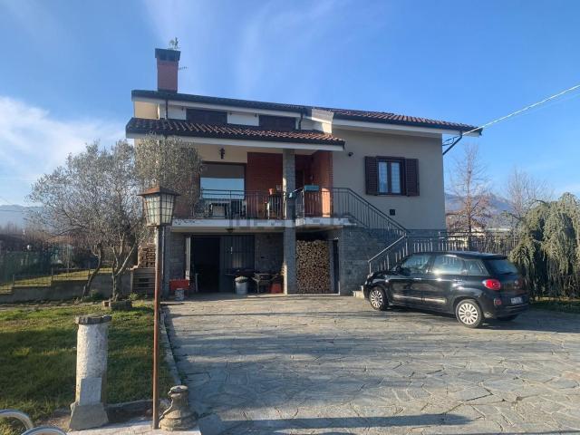 Case e ville in vendita di 180 m² in Via Piscina, 20