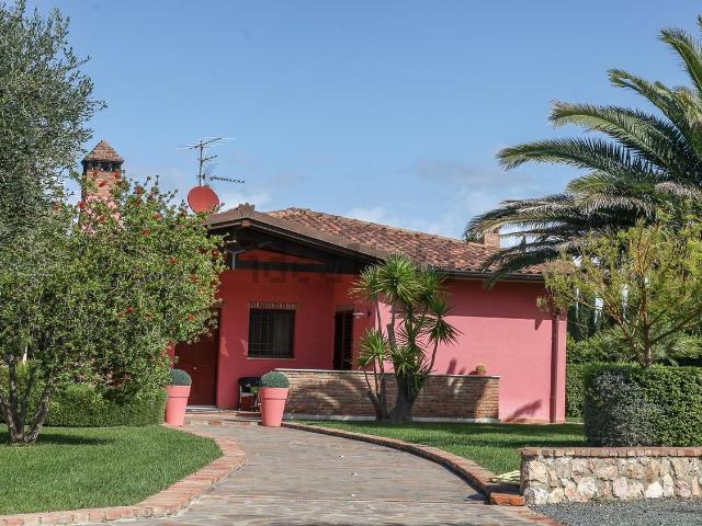 Case e ville in vendita di 180 m² in Via Pisa, 23