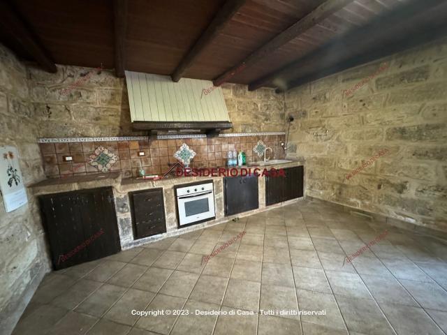 Case e ville in vendita di 180 m² in Via Provinciale, 48