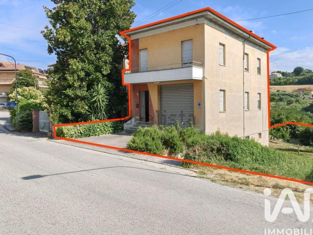 Case e ville in vendita di 180 m² in Via Trieste, 52