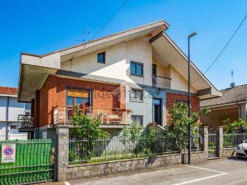 Case e ville in vendita di 180 m² in Via Trieste, 6
