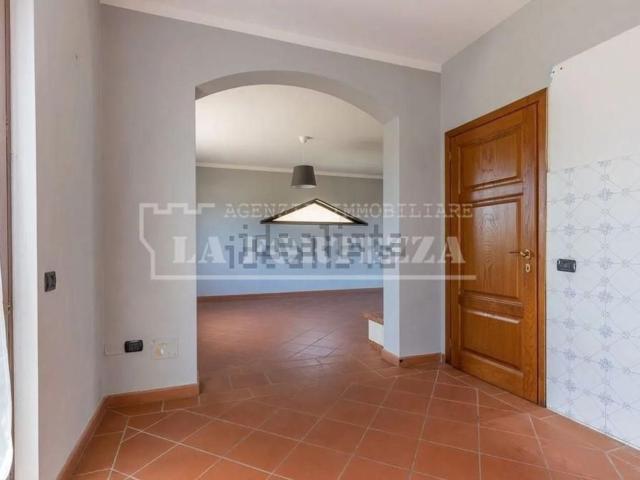 Case e ville in vendita di 180 m² in Via Ulisse Dini Gello